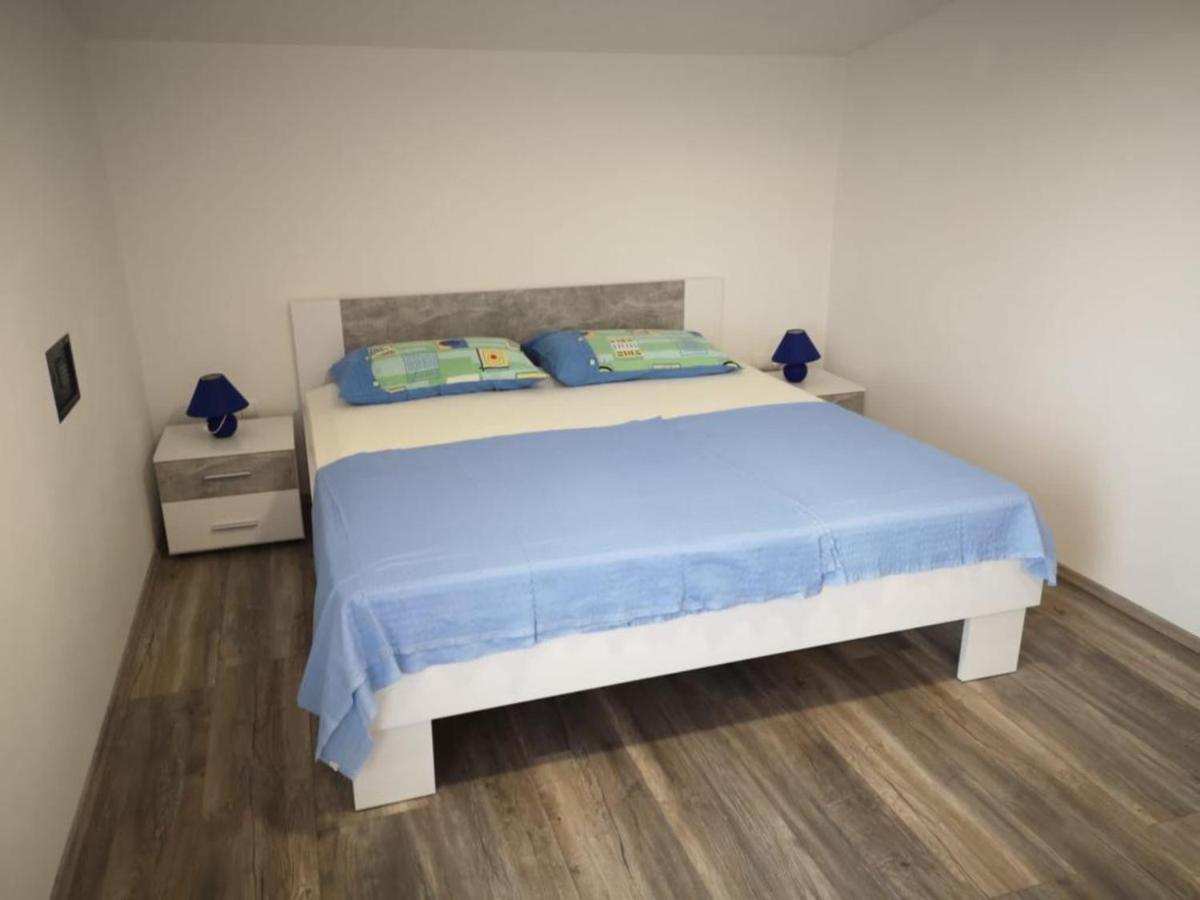 Apartments Tara Ražanac Eksteriør billede