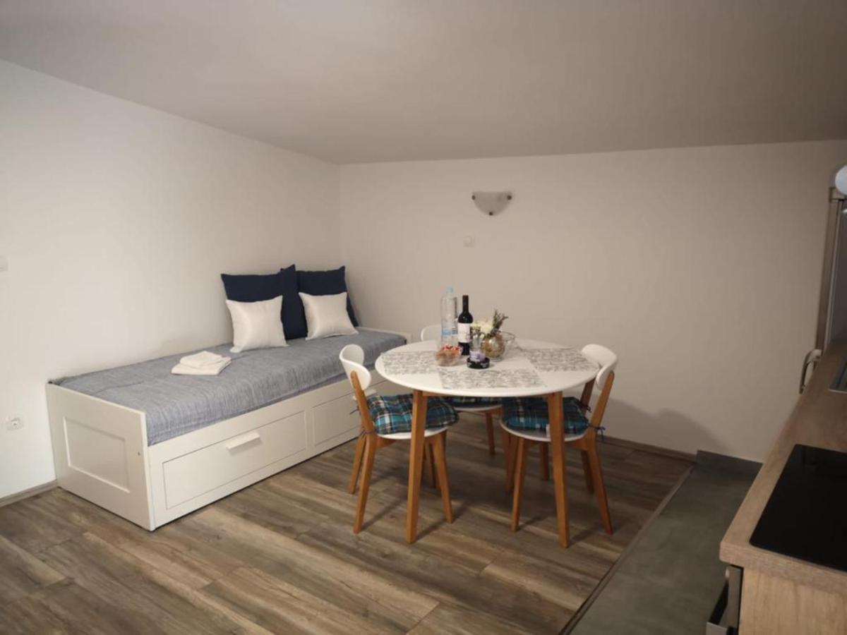 Apartments Tara Ražanac Eksteriør billede